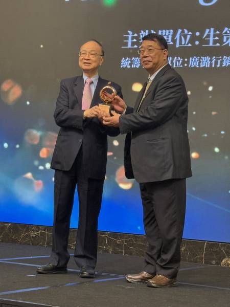  恭賀葡萄王股份有限公司及陳勁初總經理獲得國家生技銅牌獎 